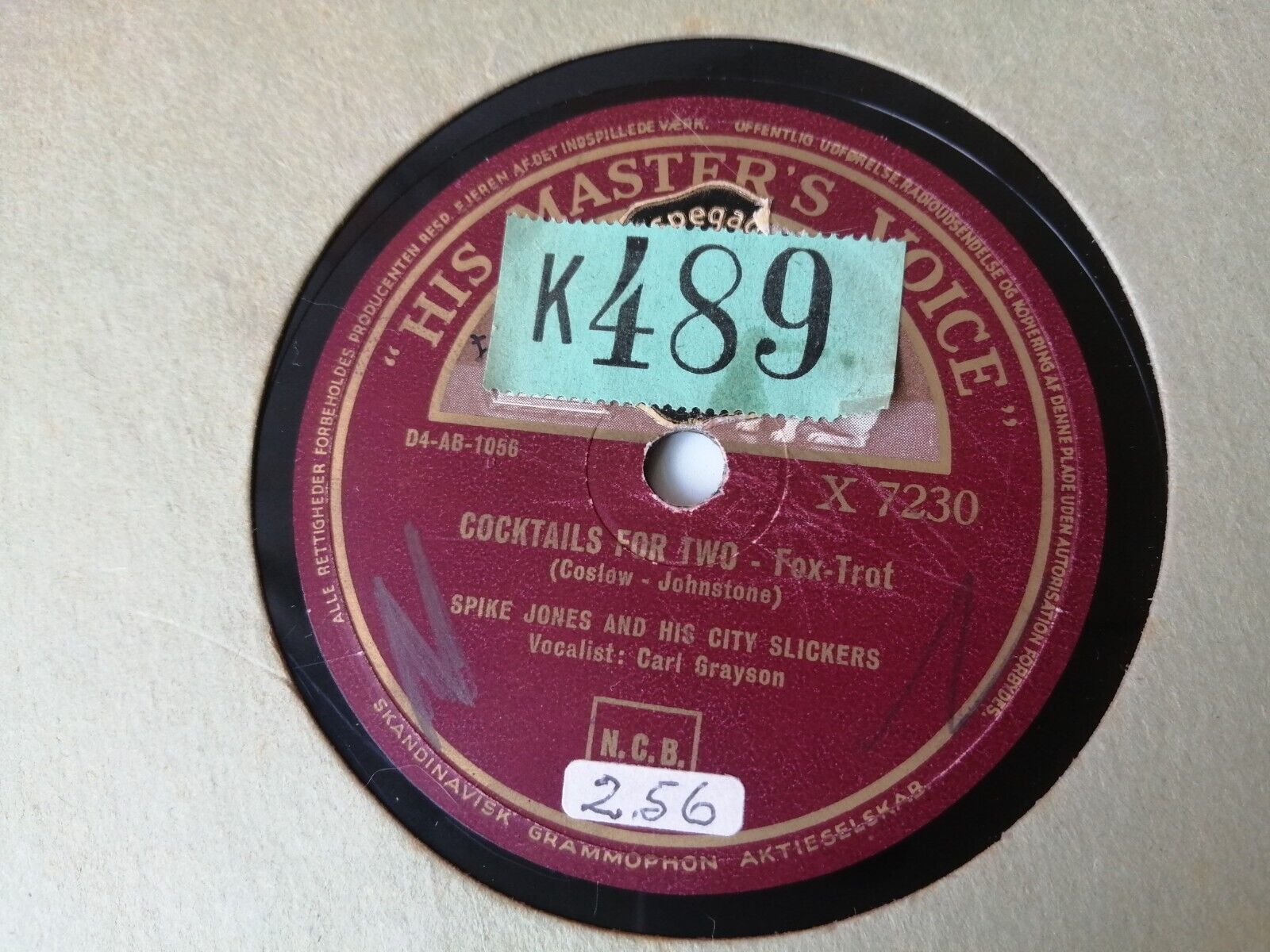 78 RPM  shellacSPIKE JONESThe Blue Danube/Cocktails For TwoHMV X7230 Good+