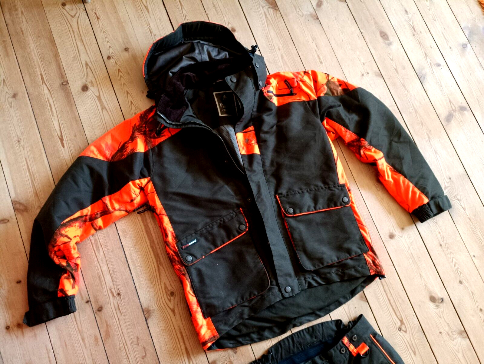 Hunting Survival Bushcraft Jacket And Pants Size Small Orange Camo