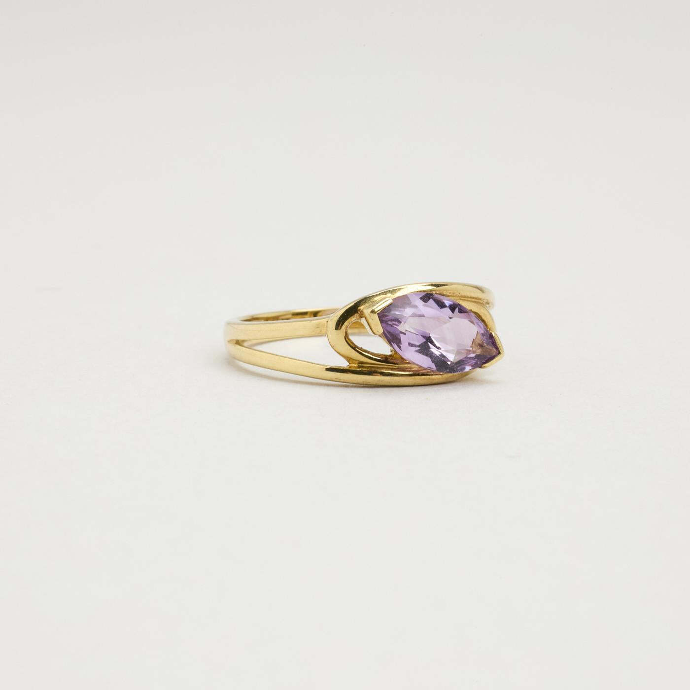 Ring with and amethyst in 8K Gold size 5¾ | Vintage Solid Gold | Fine