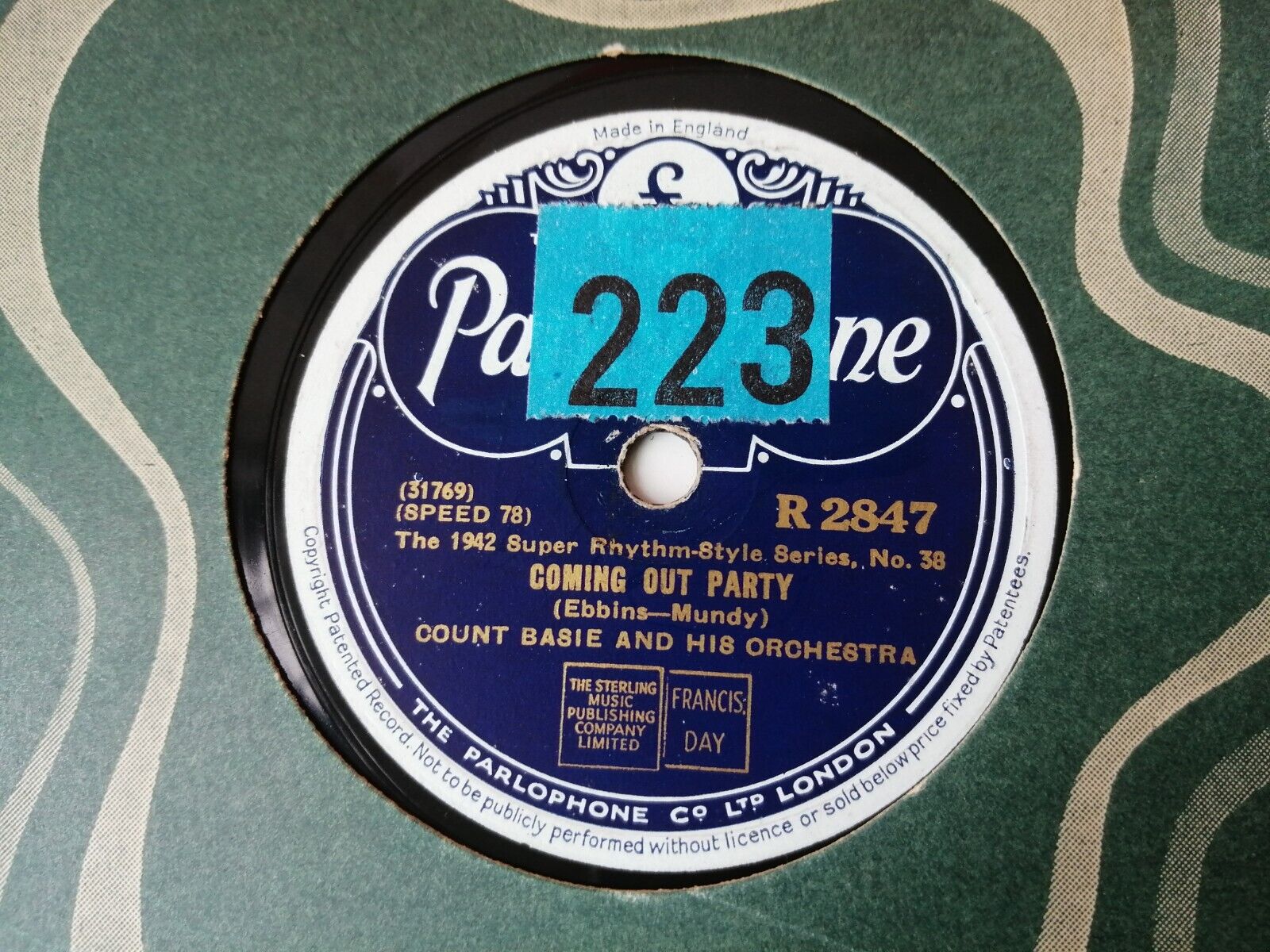 78 RPM  shellacCOUNT BASIEHarvard Blues/Coming Out Party Parlophone Good+