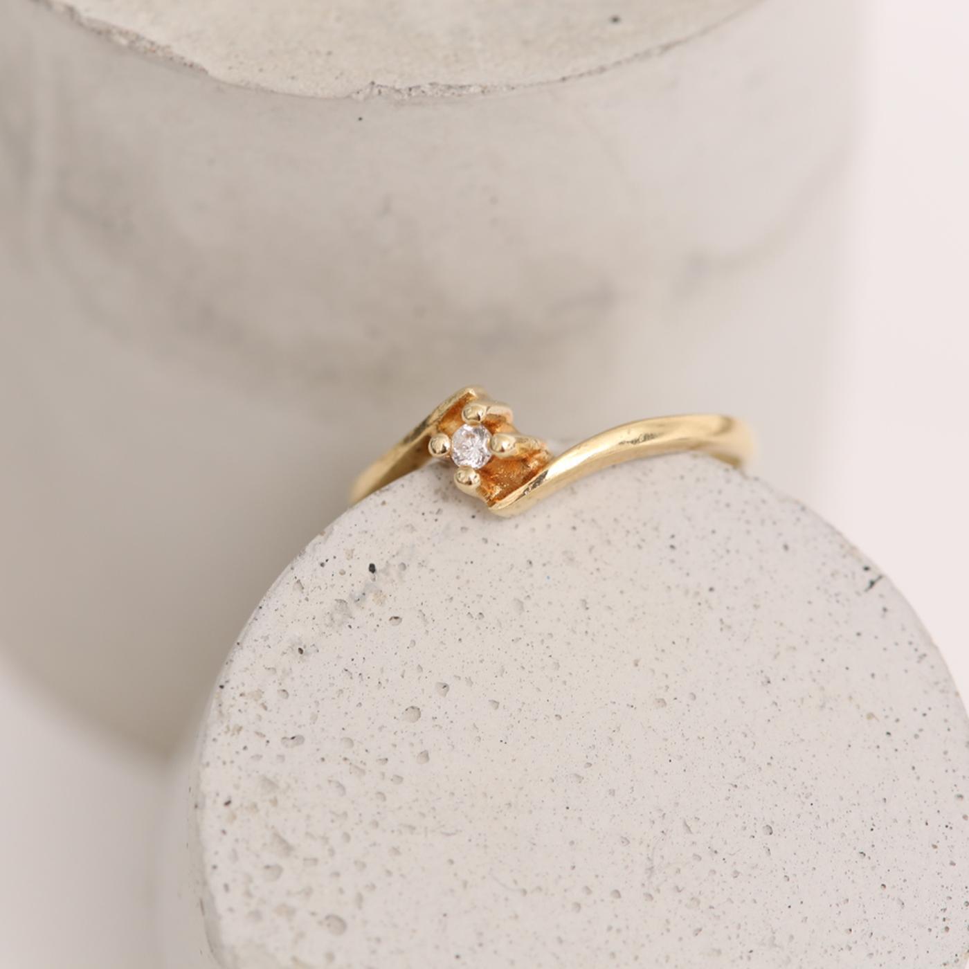 Ring with diamond (004 ct) in 14K Gold size 7¾ | Real Genuine Gold