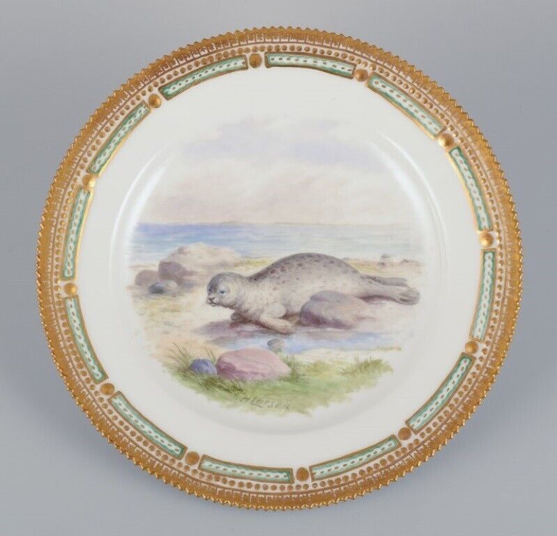 Royal Copenhagen Fauna Danica dinner plate with a motif of a seal 1930