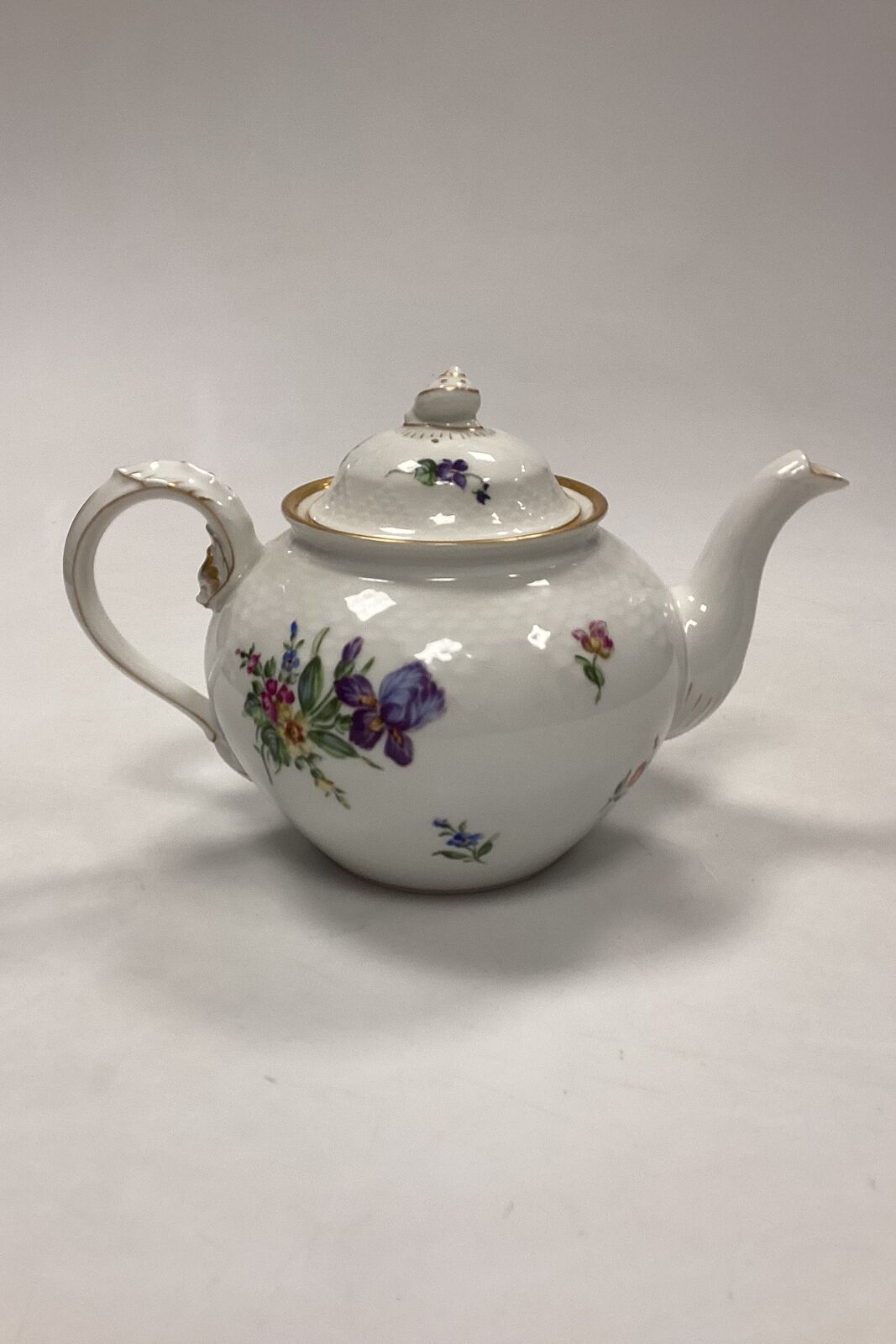 Bing and Grondahl Saxon Flower White Medium Teapot No 92