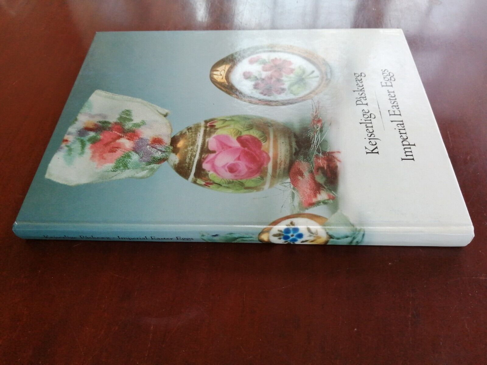 Danish/english book:IMPERIAL EASTER EGGS Illustrated145 glossy pages1994