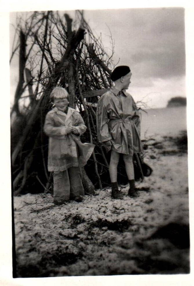 Children Fire Life in Denmark 1900 - 1950s Rare Vintage Photo Small Size 9x6cm