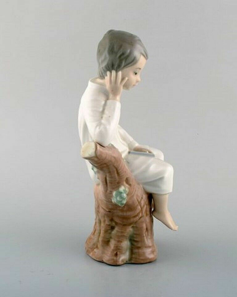 Lladro Nao and Zaphir Spain Five porcelain figurines of children 1980 / 90's