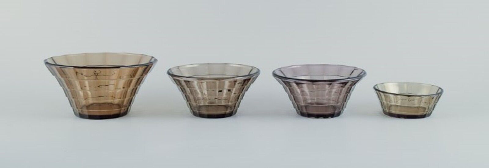 Simon Gate for Orrefors/Sandvik A set of four Art Deco bowls in glass