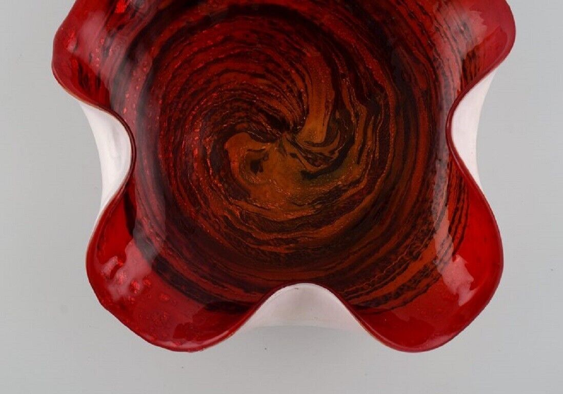 Large leaf-shaped Murano bowl in mouth-blown art glass with wavy edges