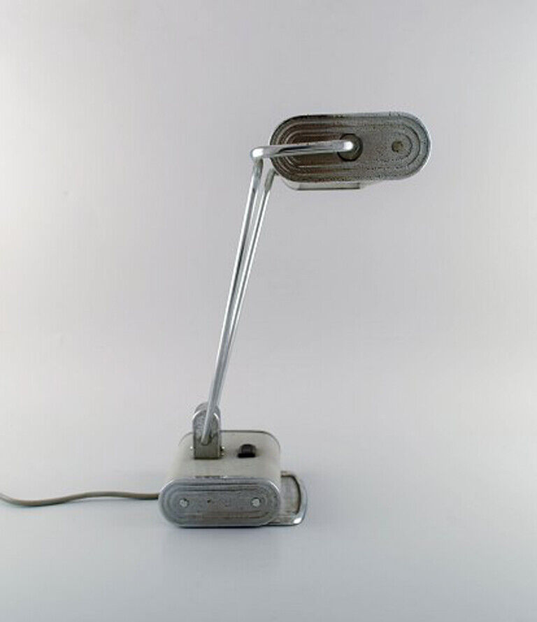 Eileen Gray 1878-1976 Art deco chromed iron desk lamp gray lacquered