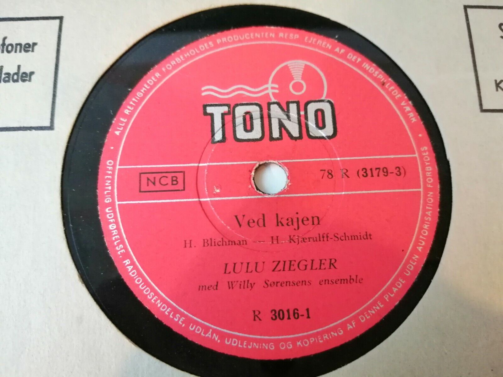 78 RPM  shellacLULU ZIEGLER Ved Kajen /To MenneskerDanish Tono R 3061