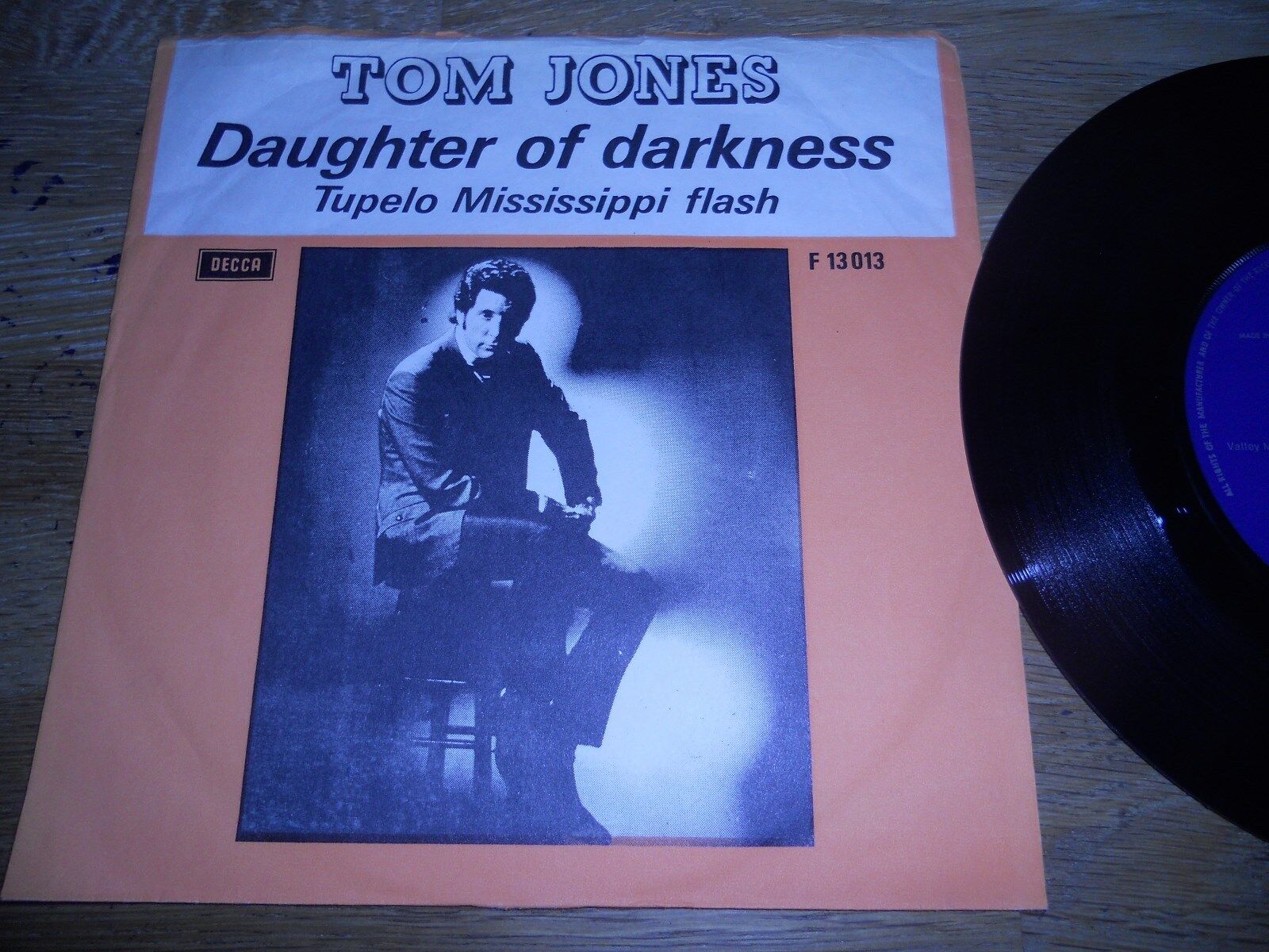 TOM JONES "DAUGHTER OF DARKNESS / TUPELO MISSISSIPPI FLASH" UK DECCA 1970 RARE**