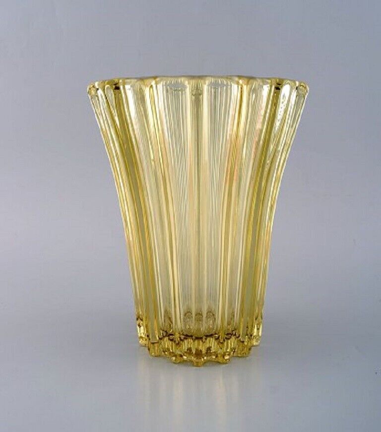 Pierre Gire (1901-1984) aka Pierre d'Avesn Art Deco vase in yellow art glass