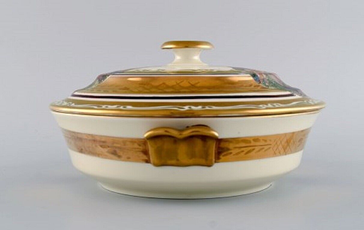 Royal Copenhagen lidded tureen in porcelain with romantic scenes