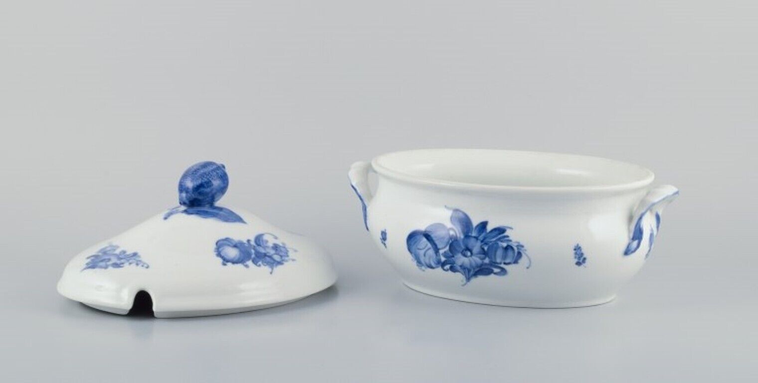 Royal Copenhagen Blue Flower Braided large tureen Model: 10/8134