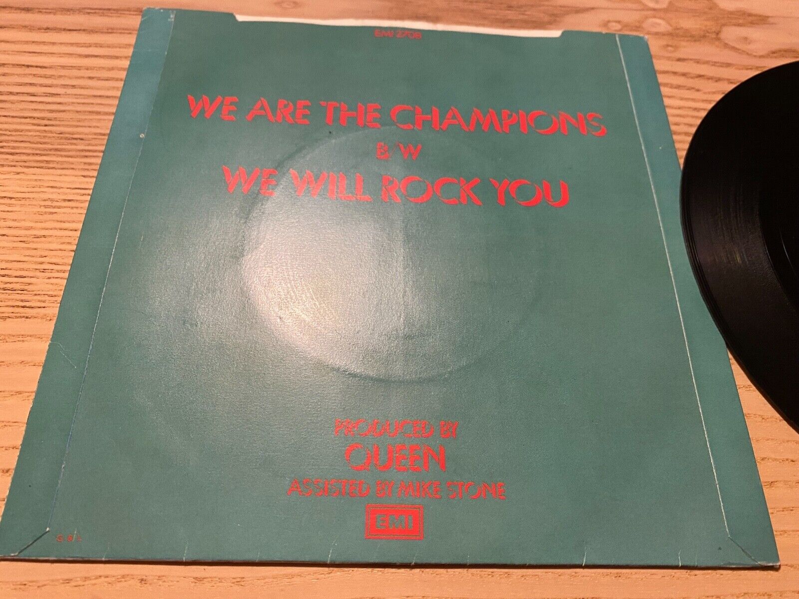 QUEEN "WE ARE THE CHAMPIONS / WE WILL ROCK YOU" 1977 7" SINGLE EMI RECORDS UK*