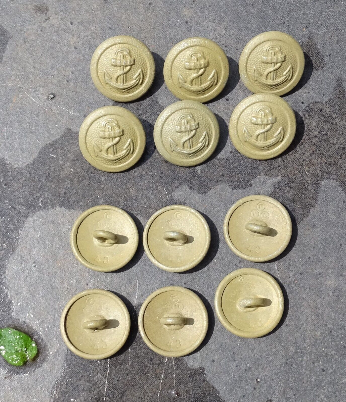 6x WEHRMACHT KRIEGSMARINE * orig BUTTONS 20mm - made in metal   ! £15 *