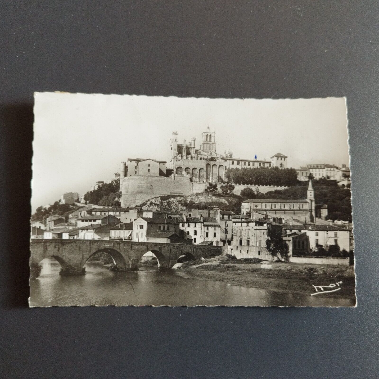 France -BEZIERS - La Ville vue du Pont Neuf - (2945 ) Posted in 1950