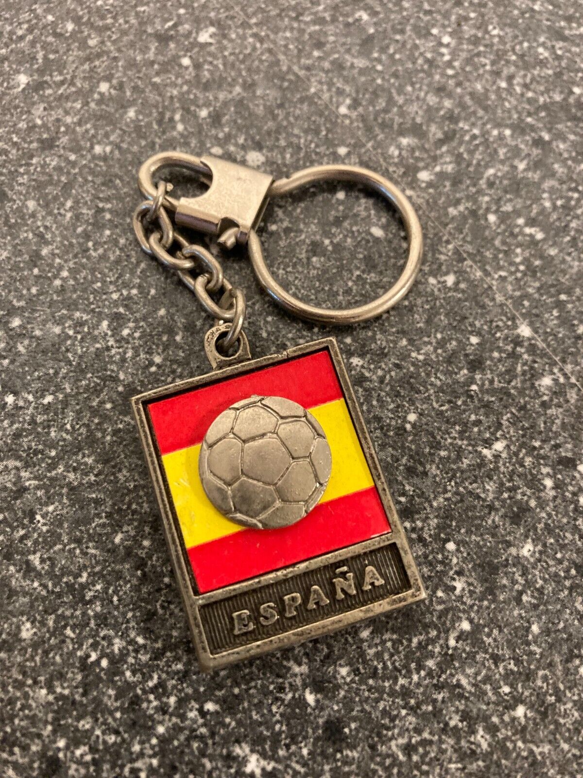 1982 Espania Spain Football FIFA World Cup- Original Vintage Key Ring Chain