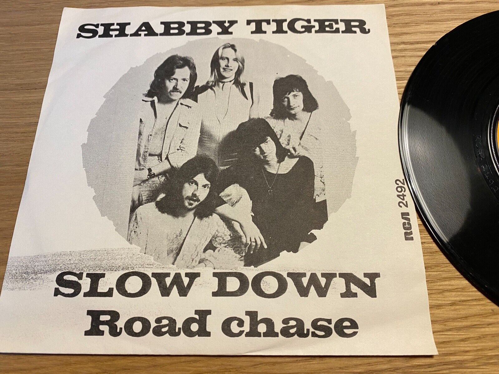 SHABBY TIGER "SLOW DOWN / ROAD CHASE" 1975 RCA VICTOR UK PRESSING 7 INCH VINYL