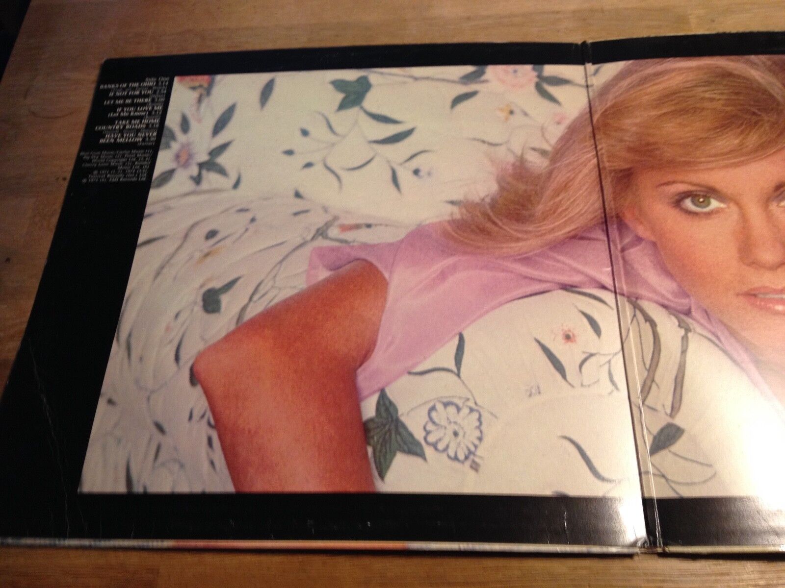 OLIVIA NEWTON-JOHN "GREATEST HITS" EMI RECORDS 1976 NCB VINYL LP SWEDEN