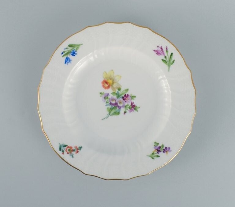 Royal Copenhagen Saxon Flower Four dinner plates in hand-painted porcelain