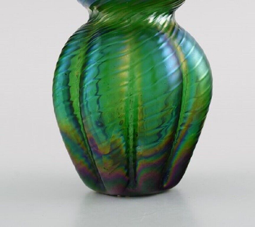 Pallme-König Art Nouveau vase in green iridescent art glass Approx 1900