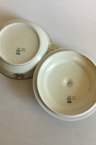 Royal Copenhagen Liselund (Old) Bowl with Lid No 947/9575