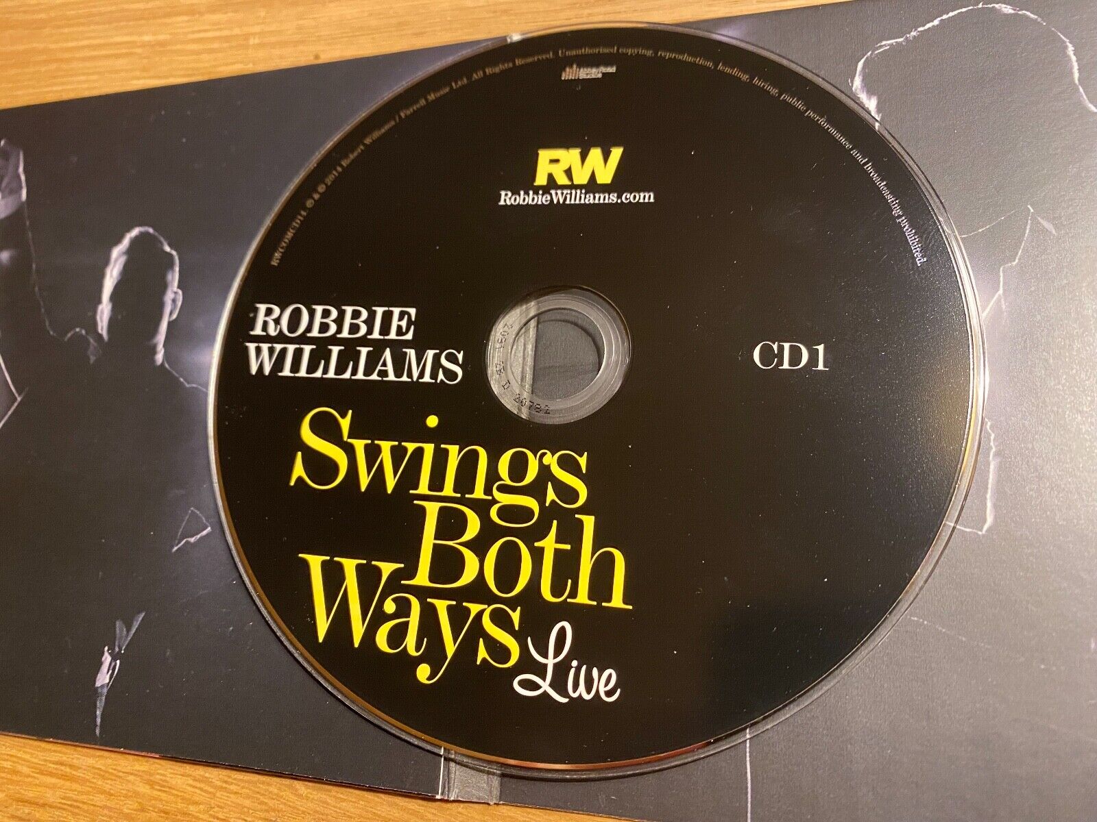 ROBBIE WILLIAMS "SINGS BOTH WAYS LIVE" 2 X CD SET 2014 DIGIPAK ABBEY ROAD STUDIO