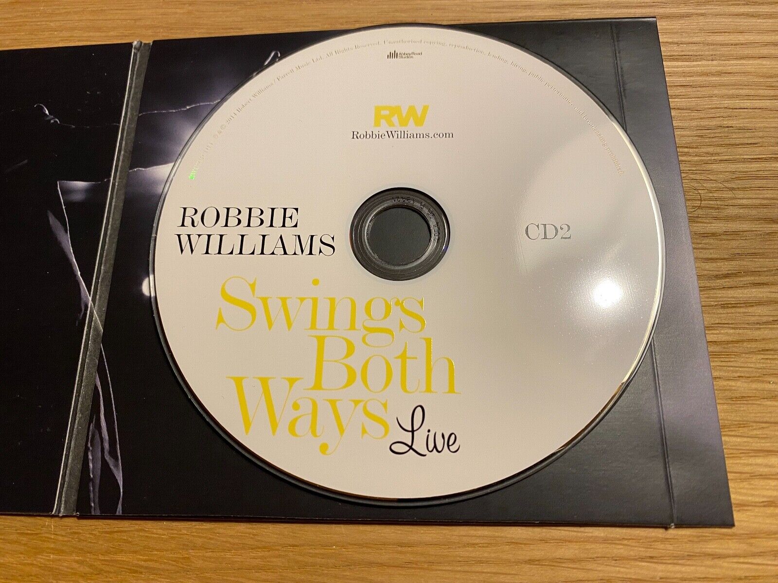 ROBBIE WILLIAMS "SINGS BOTH WAYS LIVE" 2 X CD SET 2014 DIGIPAK ABBEY ROAD STUDIO