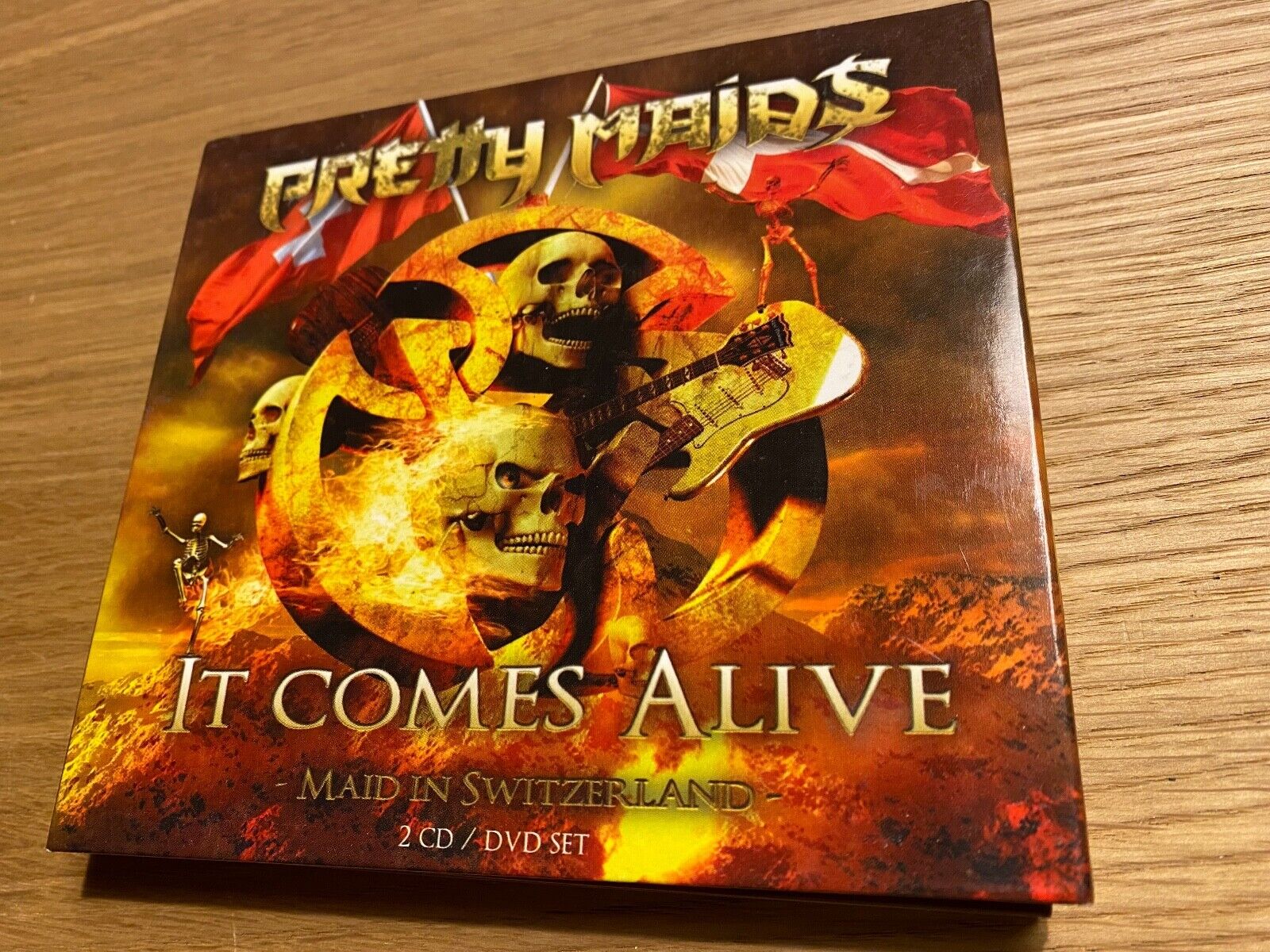 PRETTY MAIDS "IT COMES ALIVE -MAID IN SWITZERLAND" CD  DVD SET ITALIAN PRESS***