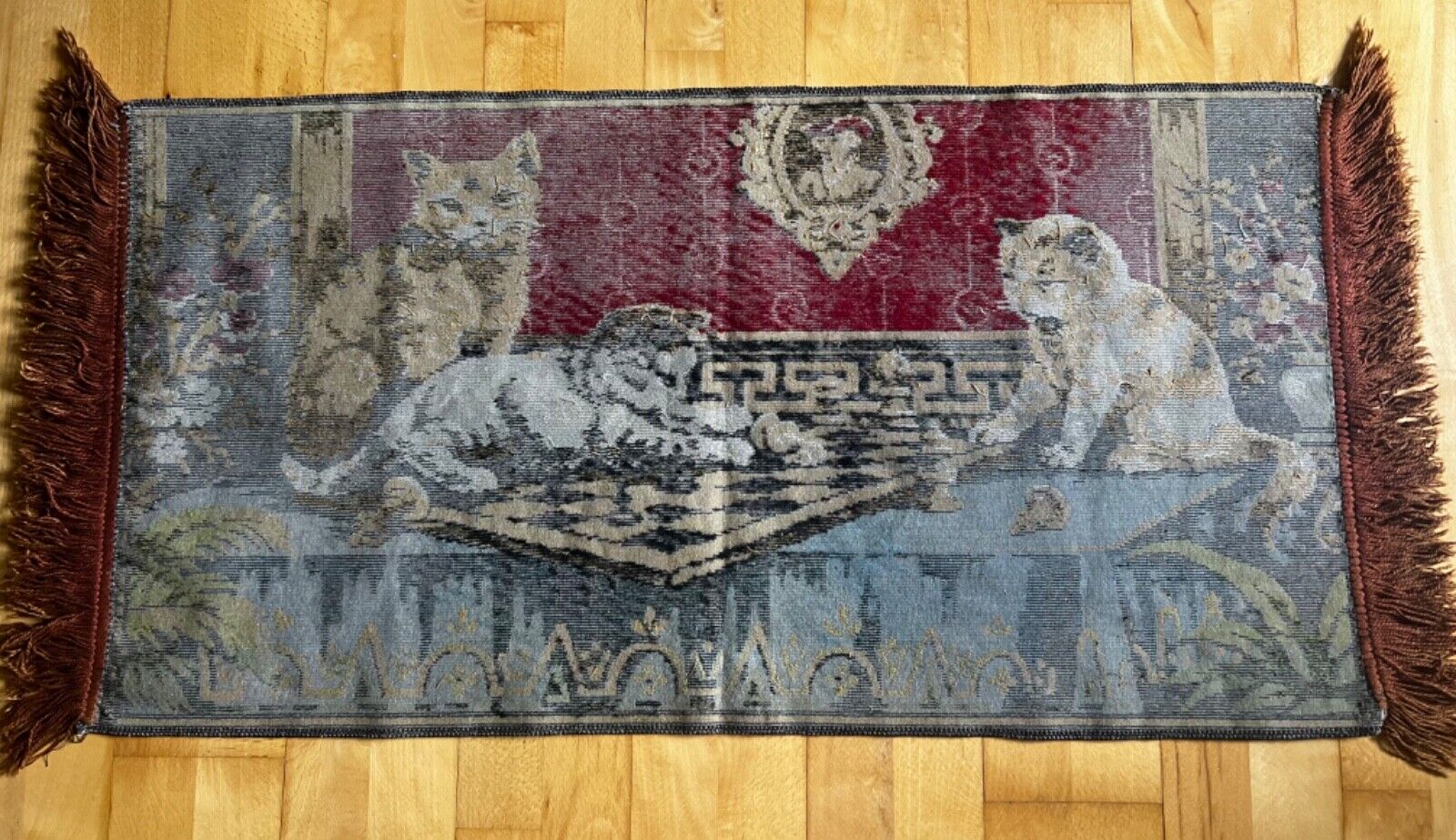 Vintage Wall Hanging Art Rug With Cats Playing Chess