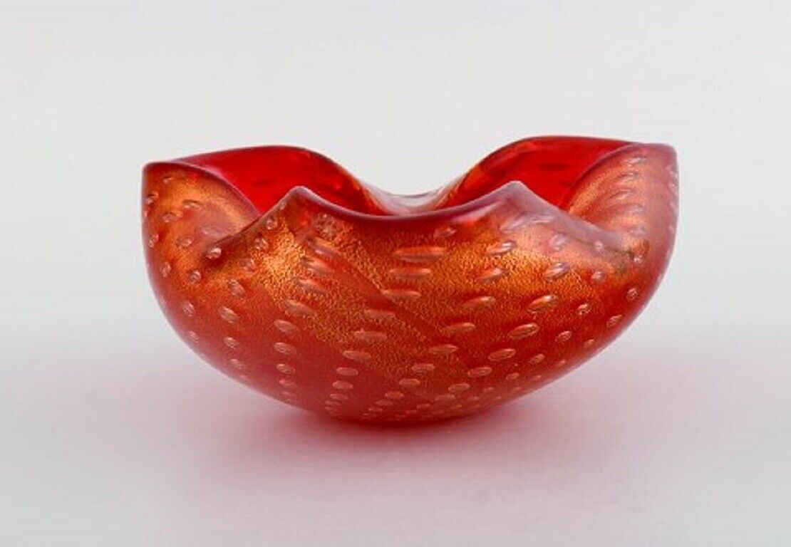 Two Murano bowls in mouth-blown art glass with inlaid bubbles Italian design