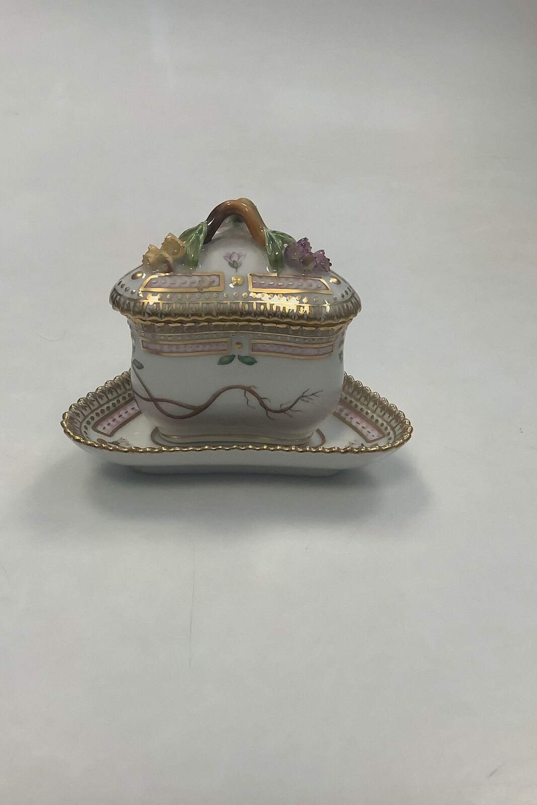 Royal Copenhagen Flora Danica three-sided cream cup No 259 or No 3515