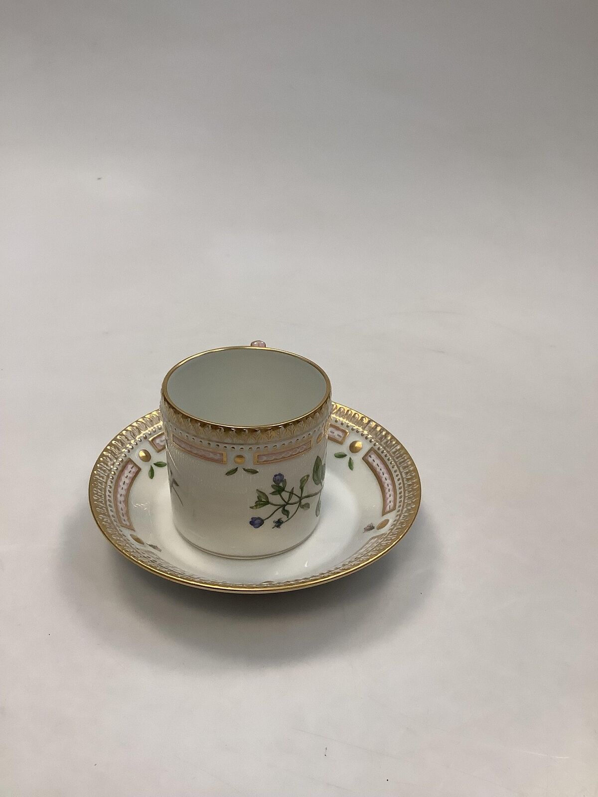 Royal Copenhagen Flora Danica Chocolate Cup No 20/3512