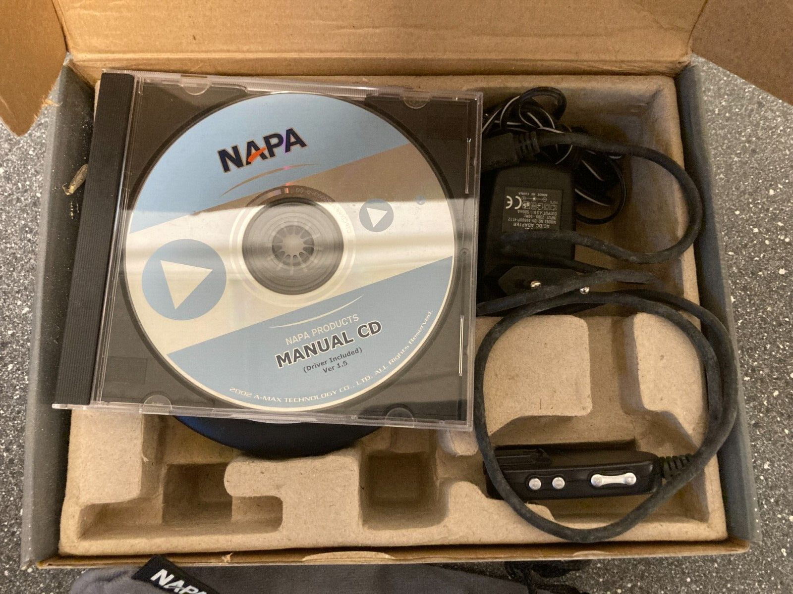 NAPA Ultra Slim DAV398 WMA/MP3/CD Player with Digital FM Tuner - Vintage 2003