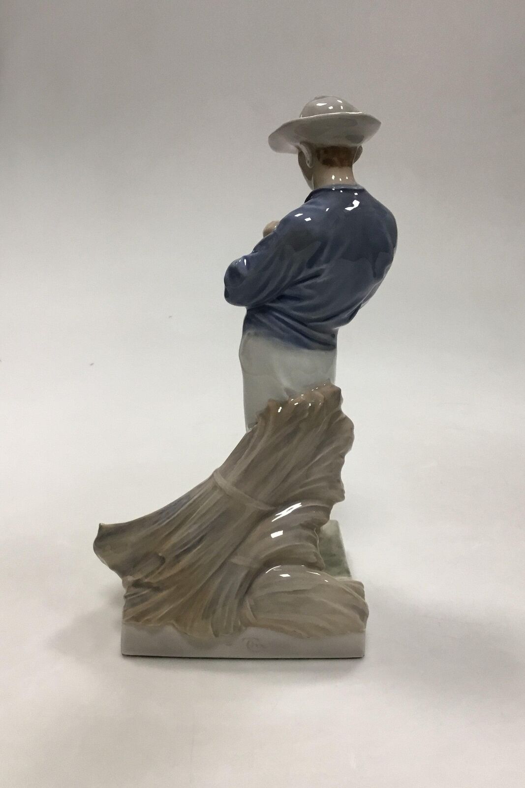 Royal Copenhagen Figurine Mand with Scythe No 685