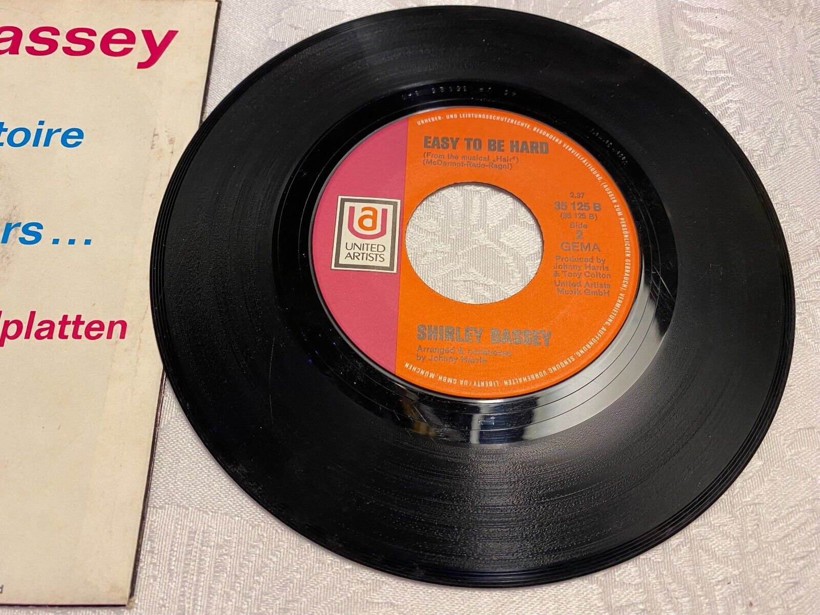 SHIRLEY BASSEY "SOMETHING / EASY TO BE HARD" UNITED ARTISTS RECORDS 7 INCH VINYL