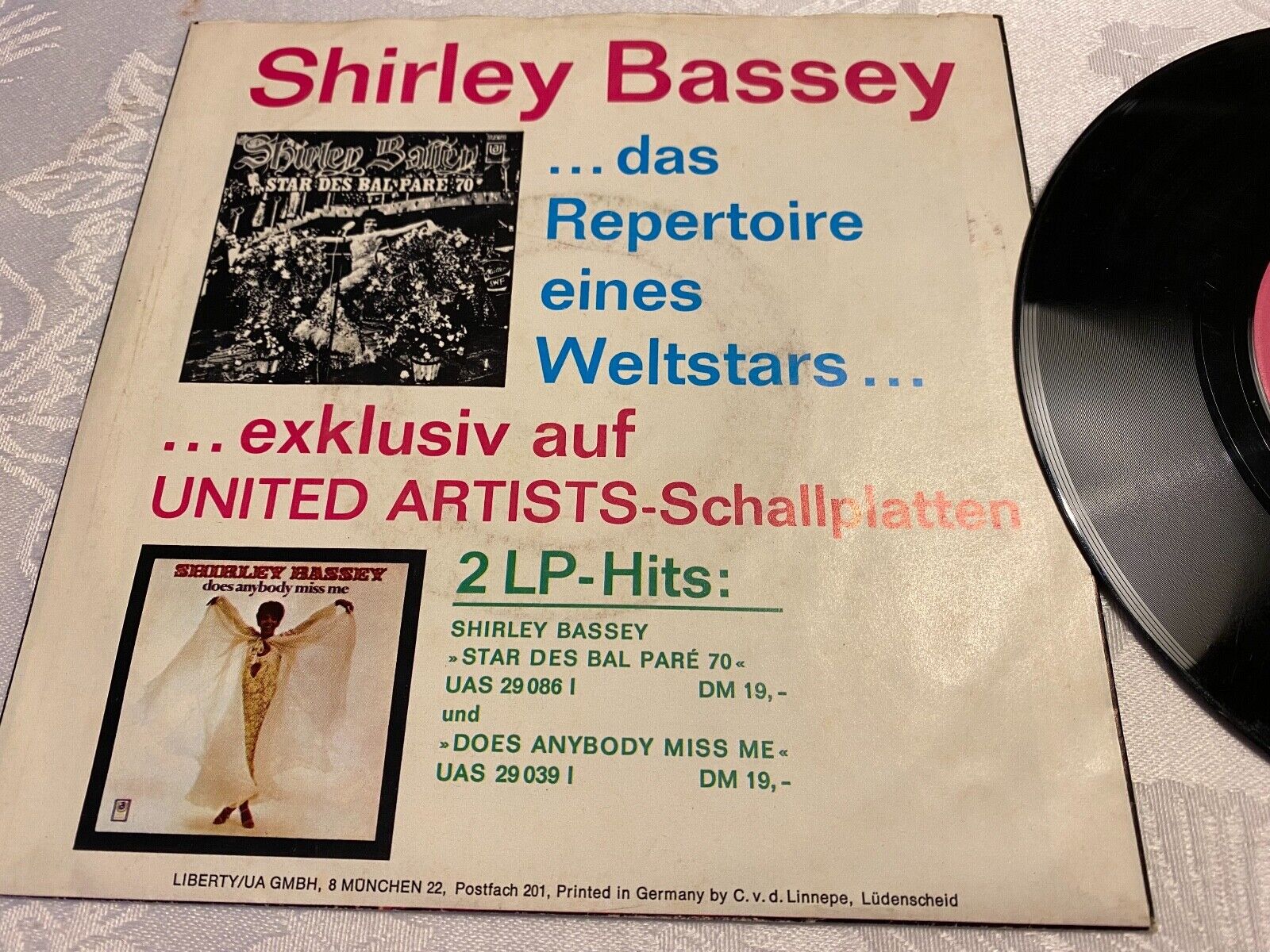 SHIRLEY BASSEY "SOMETHING / EASY TO BE HARD" UNITED ARTISTS RECORDS 7 INCH VINYL