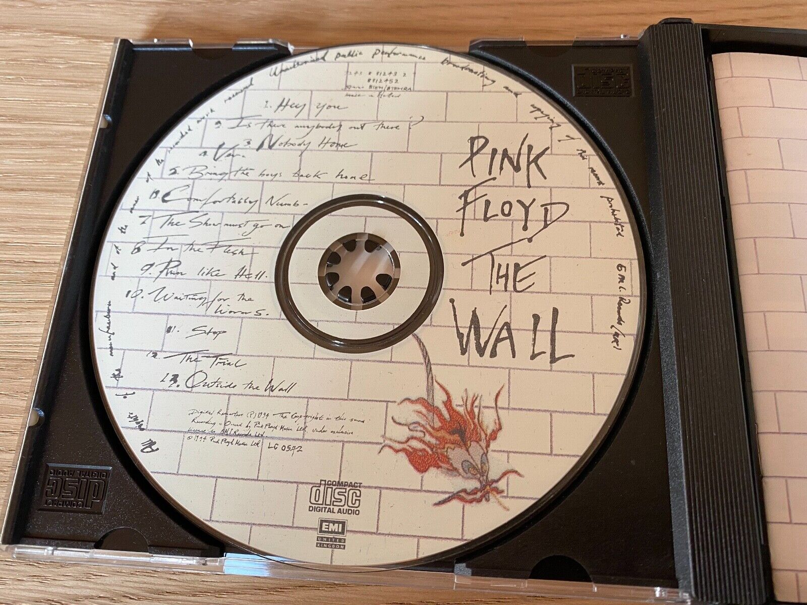 PINK FLOYD "THE WALL" 2 X CD ALBUM EMI UNITED KINGDOM 1994 DIGITAL REMASTER EMI*