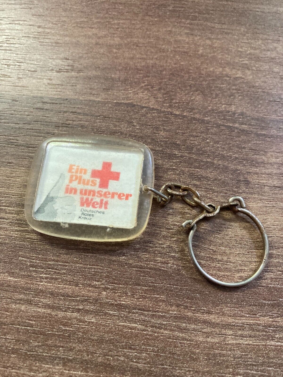 Vintage German Red Cross Keychain - Ein Plus in Unserer Welt - Deutsches Rotes