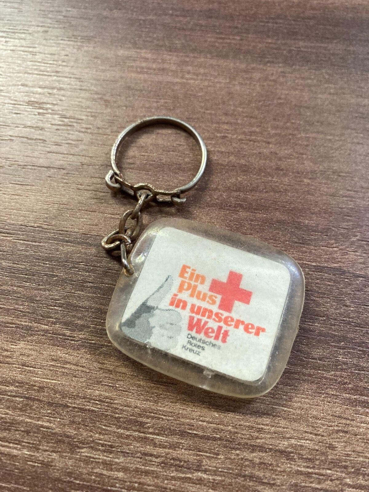 Vintage German Red Cross Keychain - Ein Plus in Unserer Welt - Deutsches Rotes