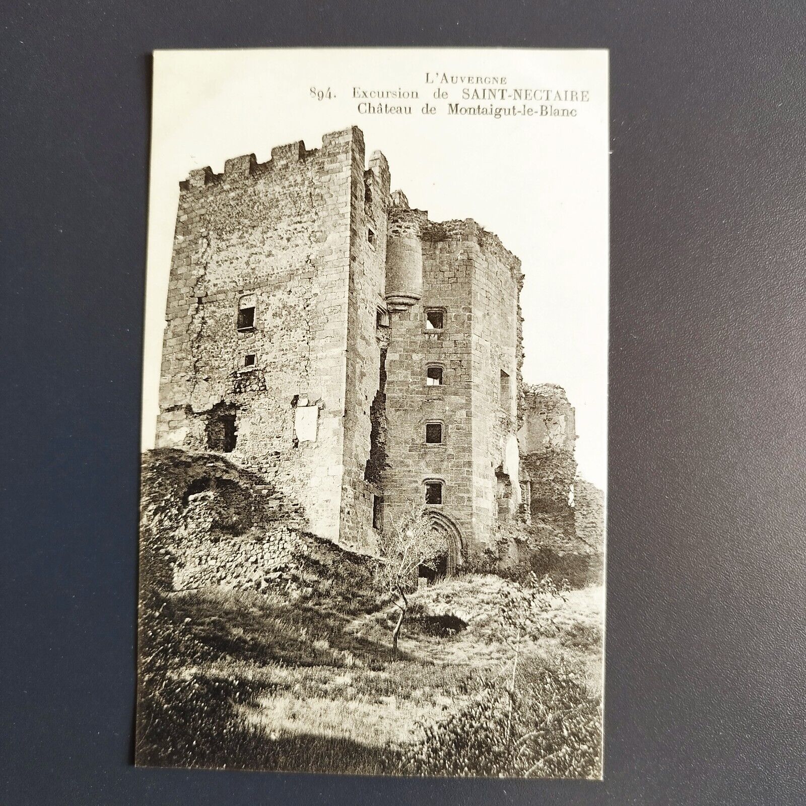 France-894-L'Auvergne-Salers-Château de Montaigut-le-Blanc 1910s