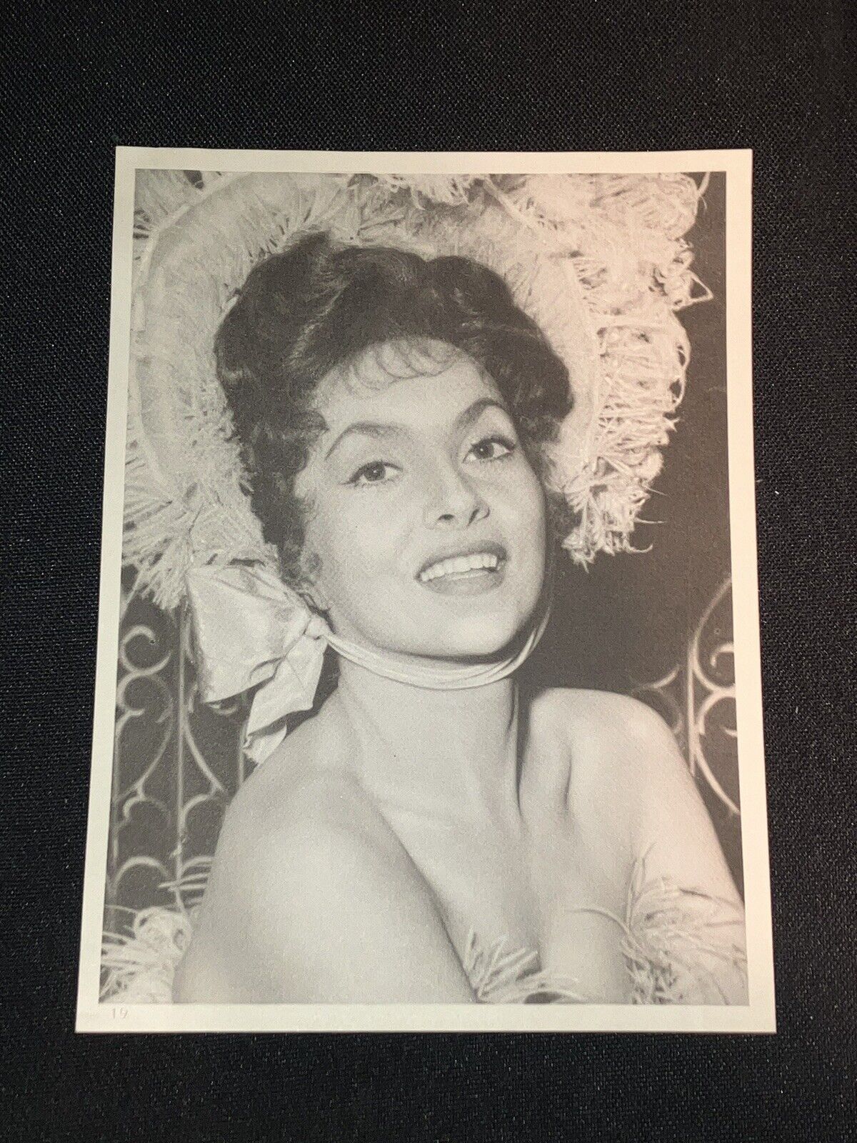 1958 HOLLYWOOD ACTOR GINA LOLLOBRIGIDA RARE VINTAGE PHOTO CARD #19 TRAPEZ