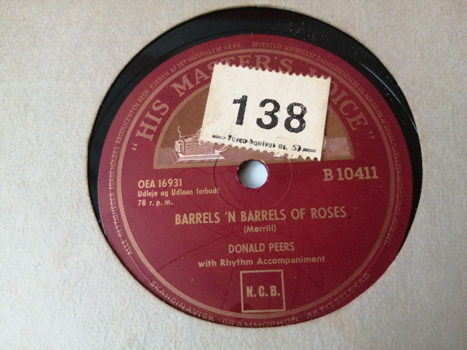 78 RPM  shellacDONALD PEERS and The Tanner SistersLulu Had A Baby/Barrels of