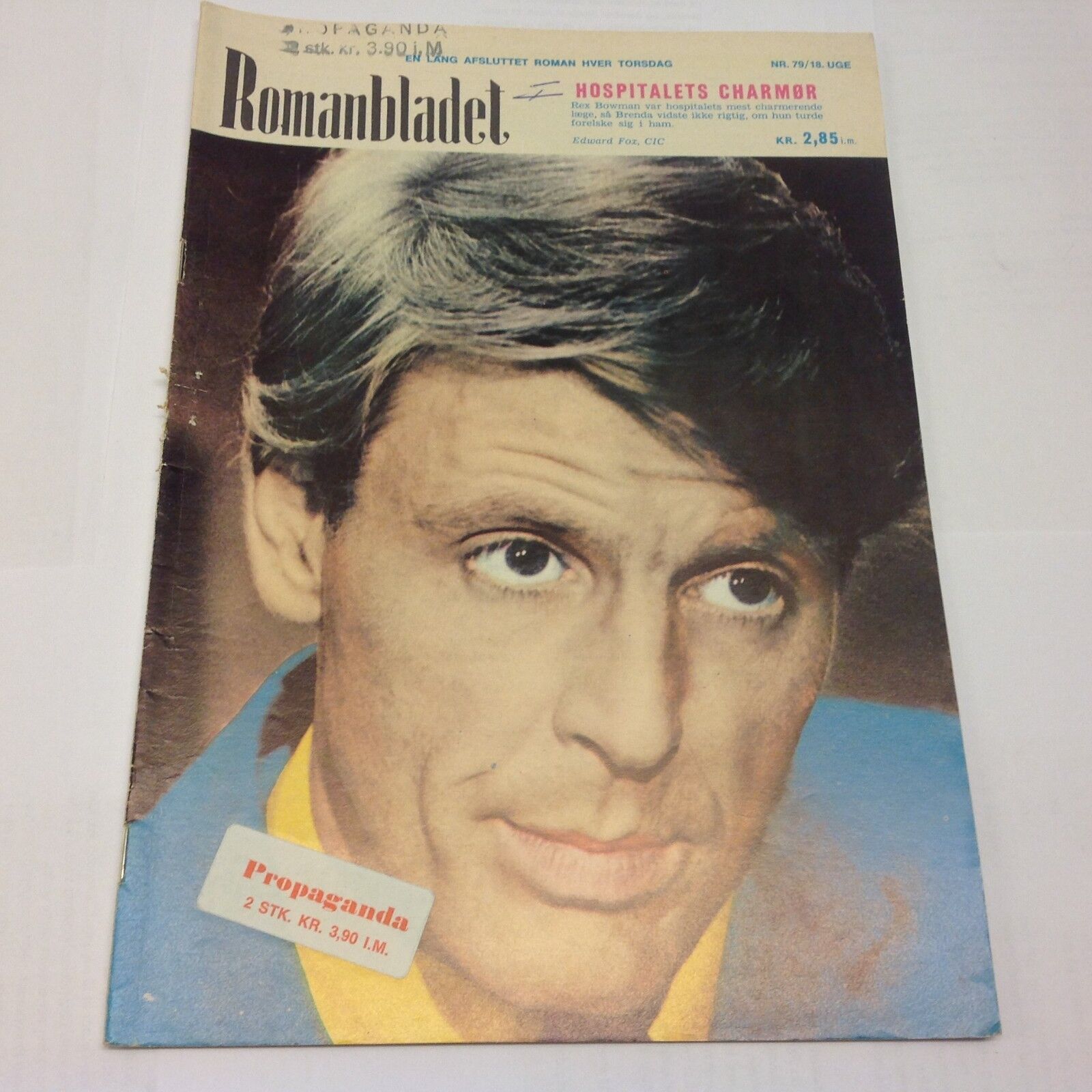 Edward Fox CIC On Front Cover Photo Vintage 1960s Danish Magazine Romanbladet