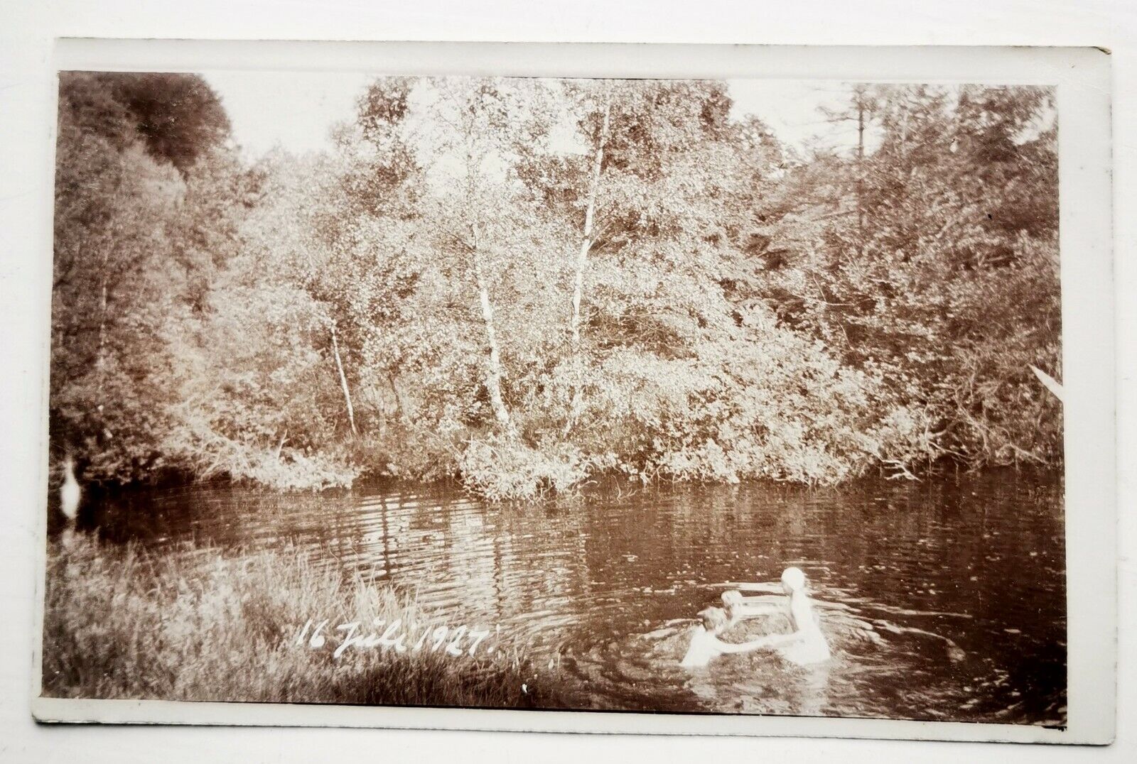 Old photo postcard: Motif with young boy´s having fun in the lake 1927  pok1478