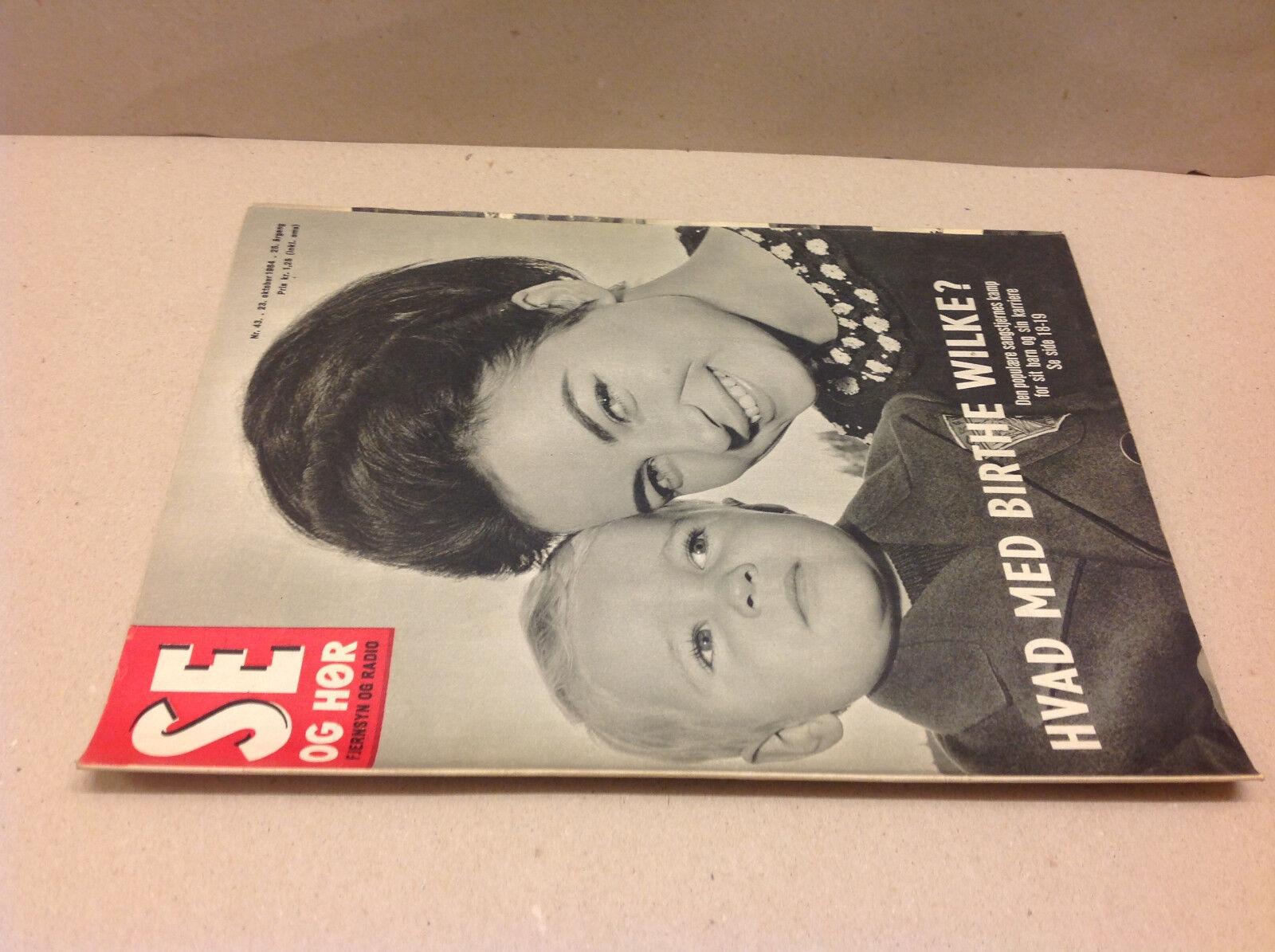 BIRTHE WILKE + SON SINGER FROM DENMARK FRONT COVER VINTAGE Danish Magazine 1964