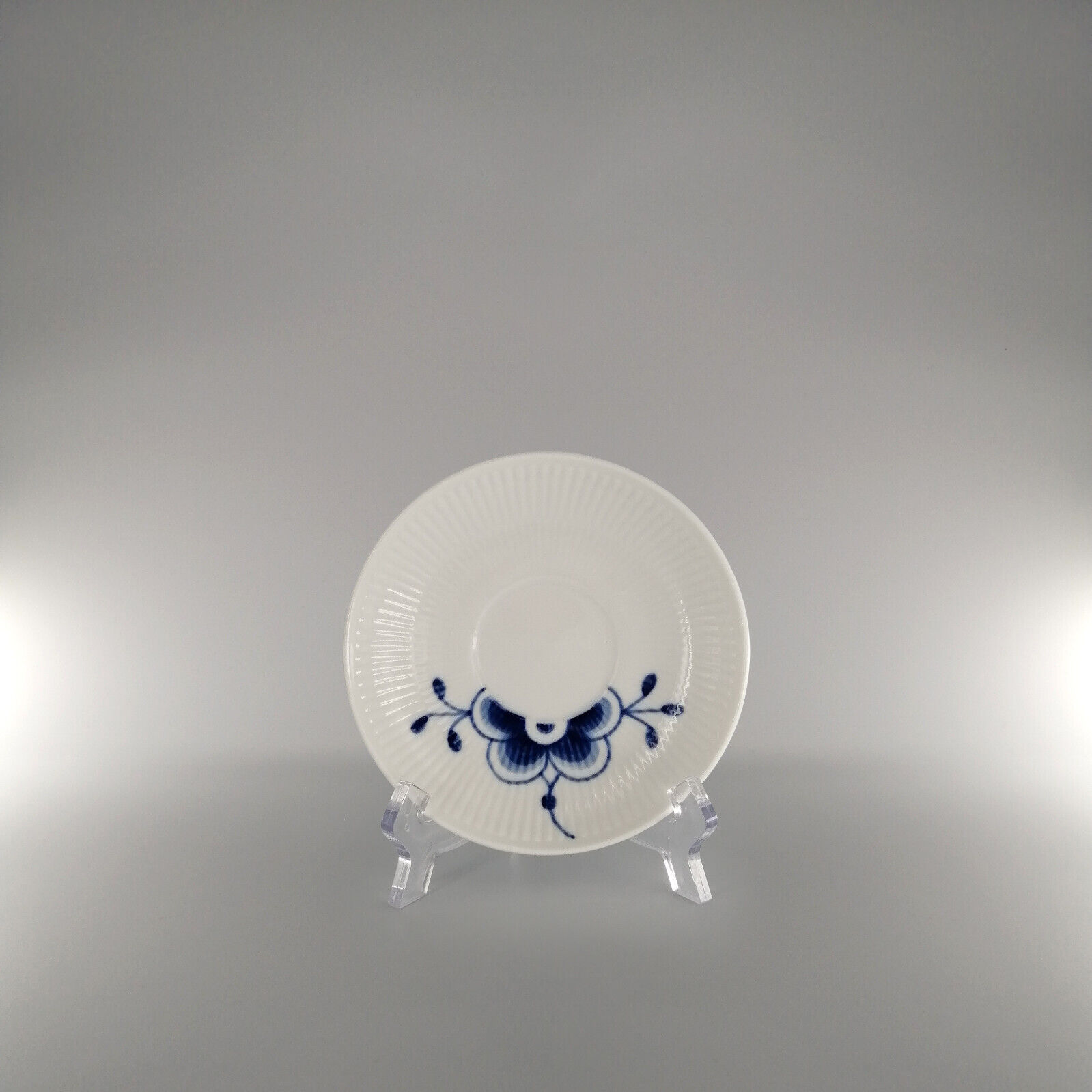 Royal Copenhagen Blue Fluted Mega Saucer (135 cm) - #097-aa