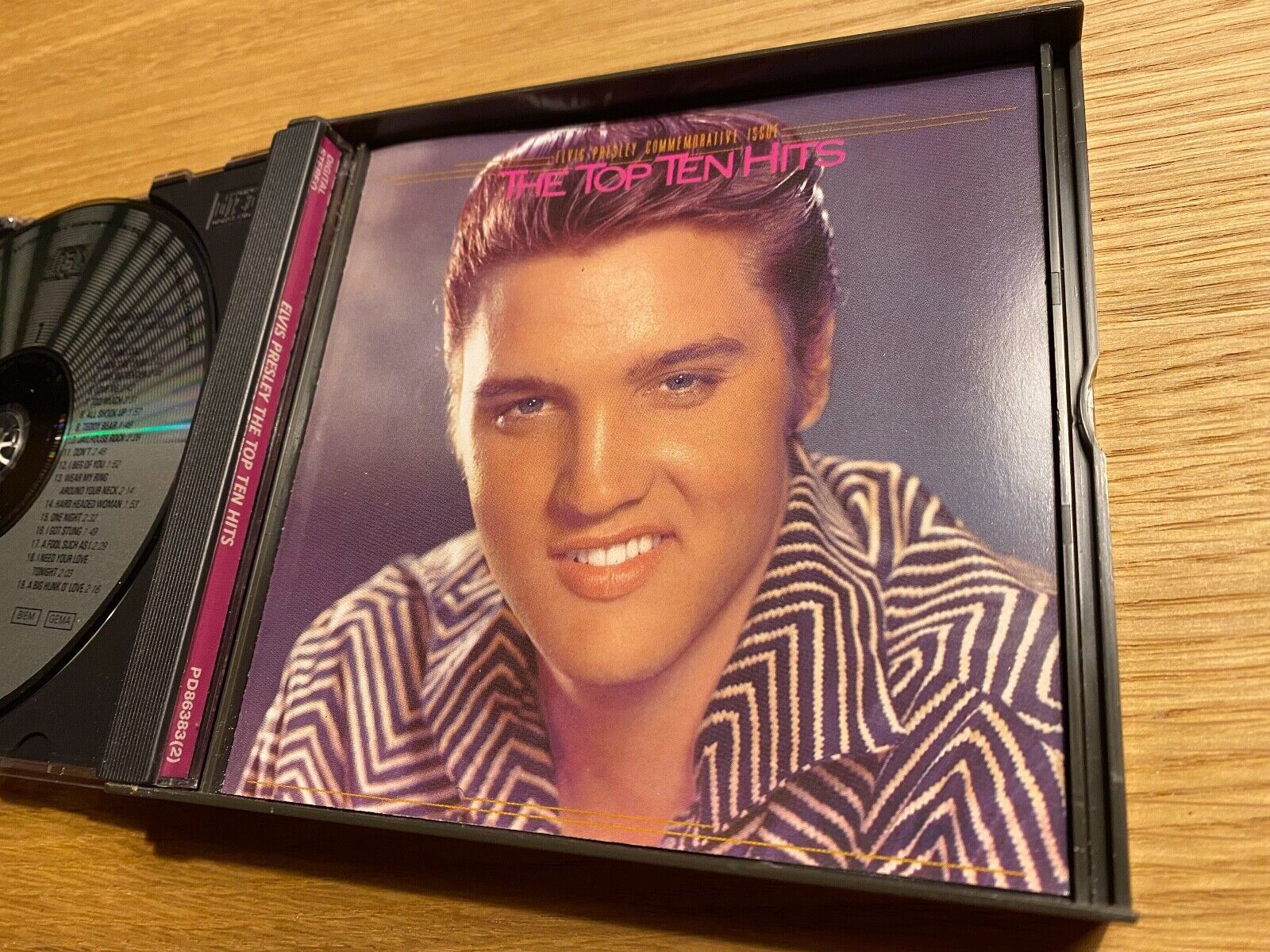 ELVIS PRESLEY "THE TOP TEN HITS" DDD 1987 2 X CD SET 38 TRACK RCA RECORDS GERMAN