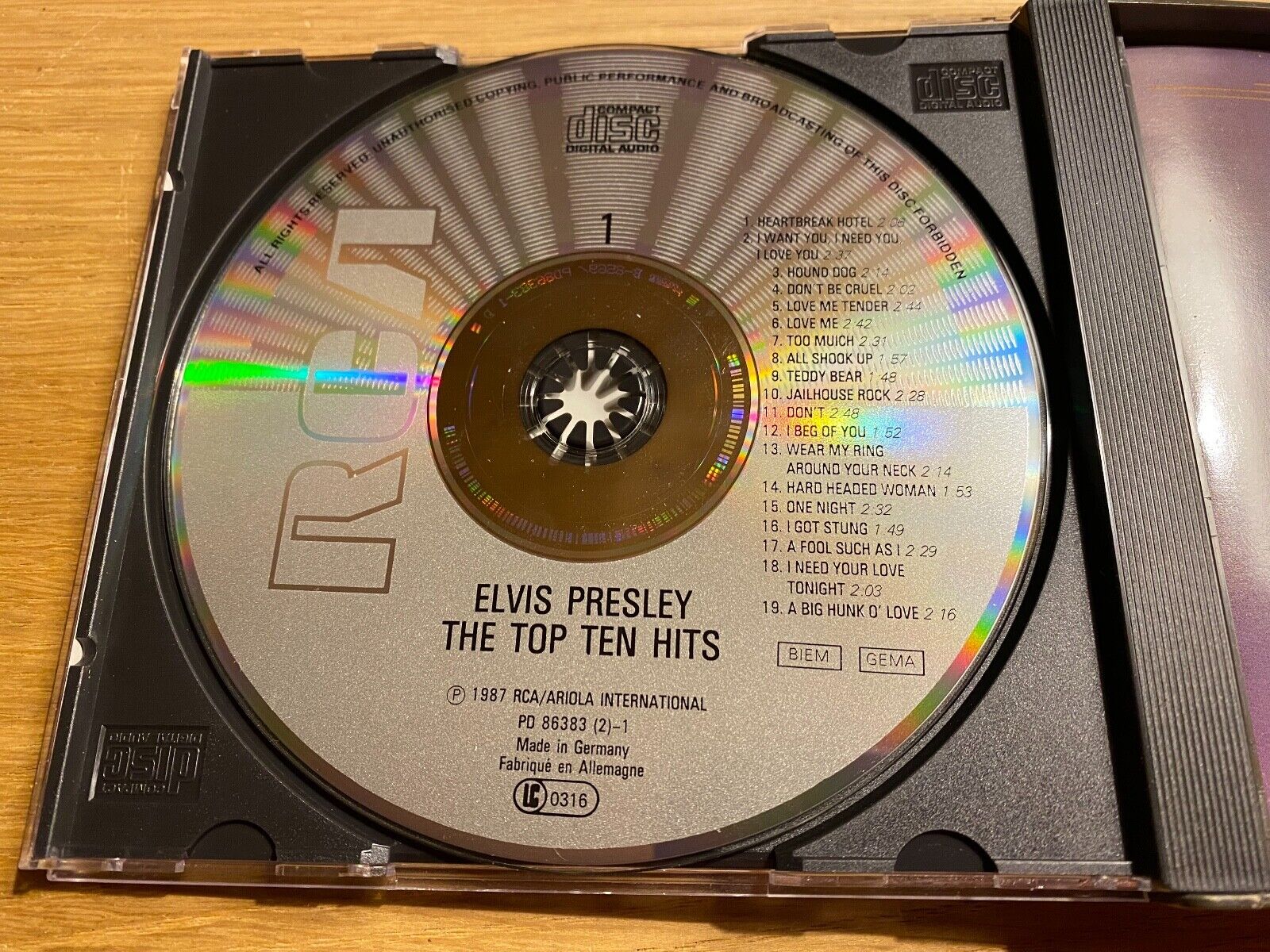 ELVIS PRESLEY "THE TOP TEN HITS" DDD 1987 2 X CD SET 38 TRACK RCA RECORDS GERMAN